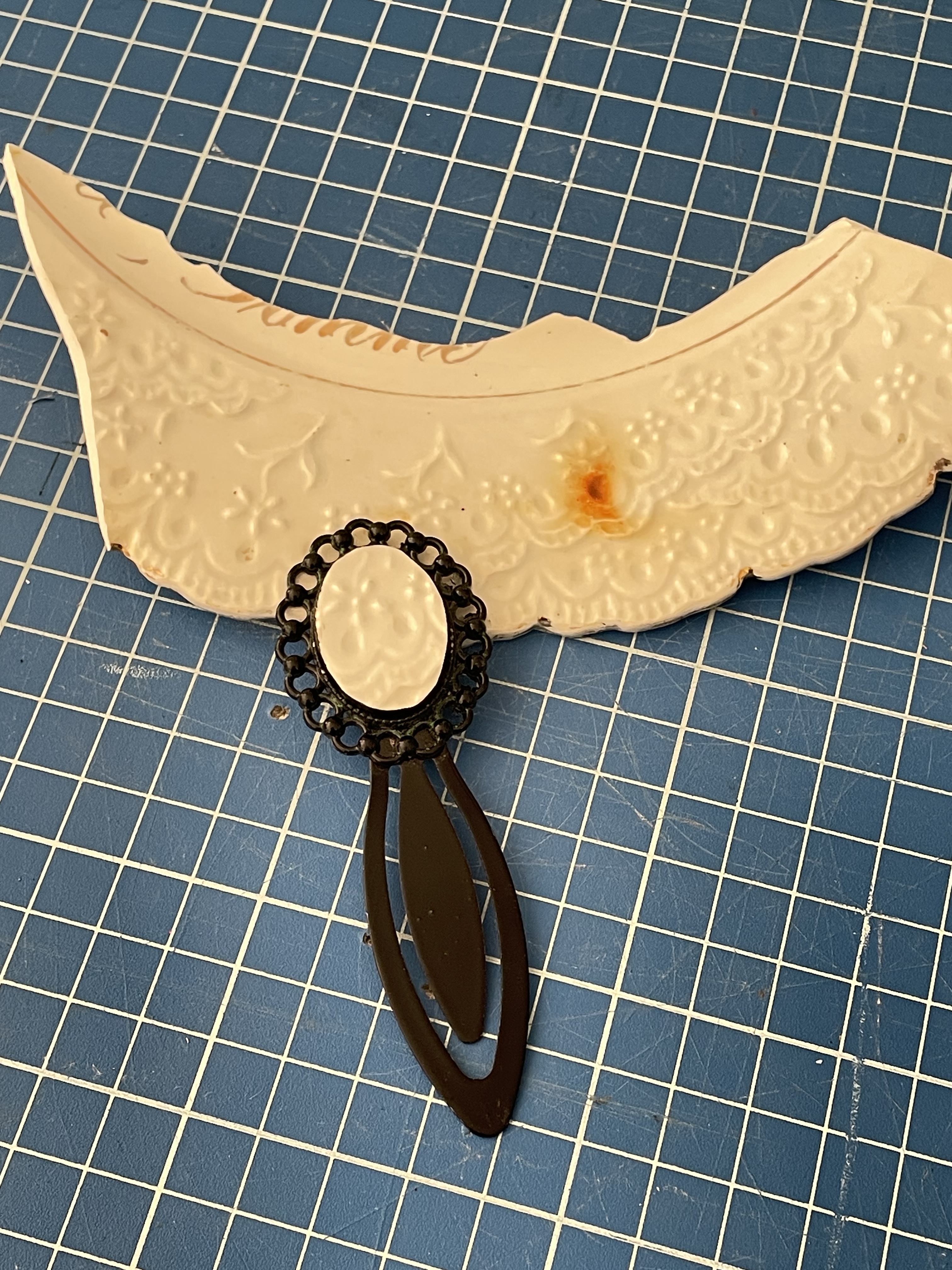 Marque page collection Marika, 1B2F en porcelaine  réemployée 