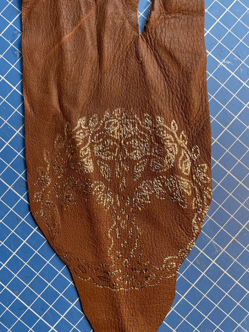 Robe médiévale bleu en tissus de réemploi 1B2F