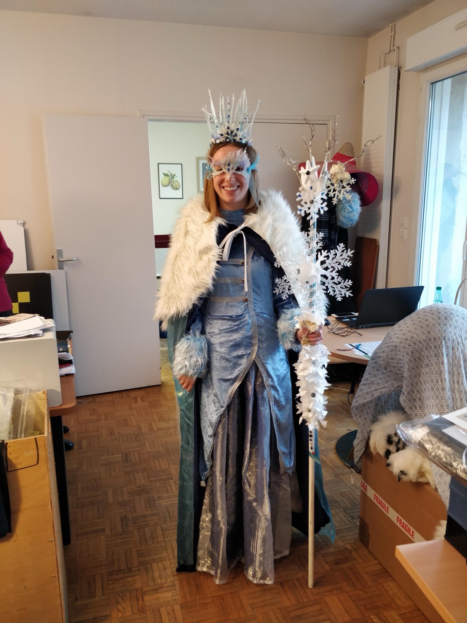 Couronne reine des glaces en colle 1B2F