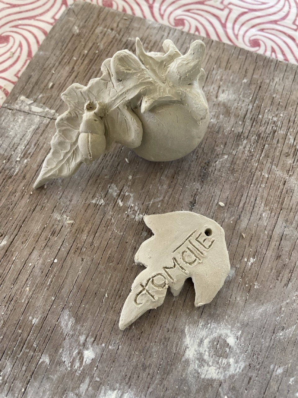 Marque plante en céramique sculptée 1B2F