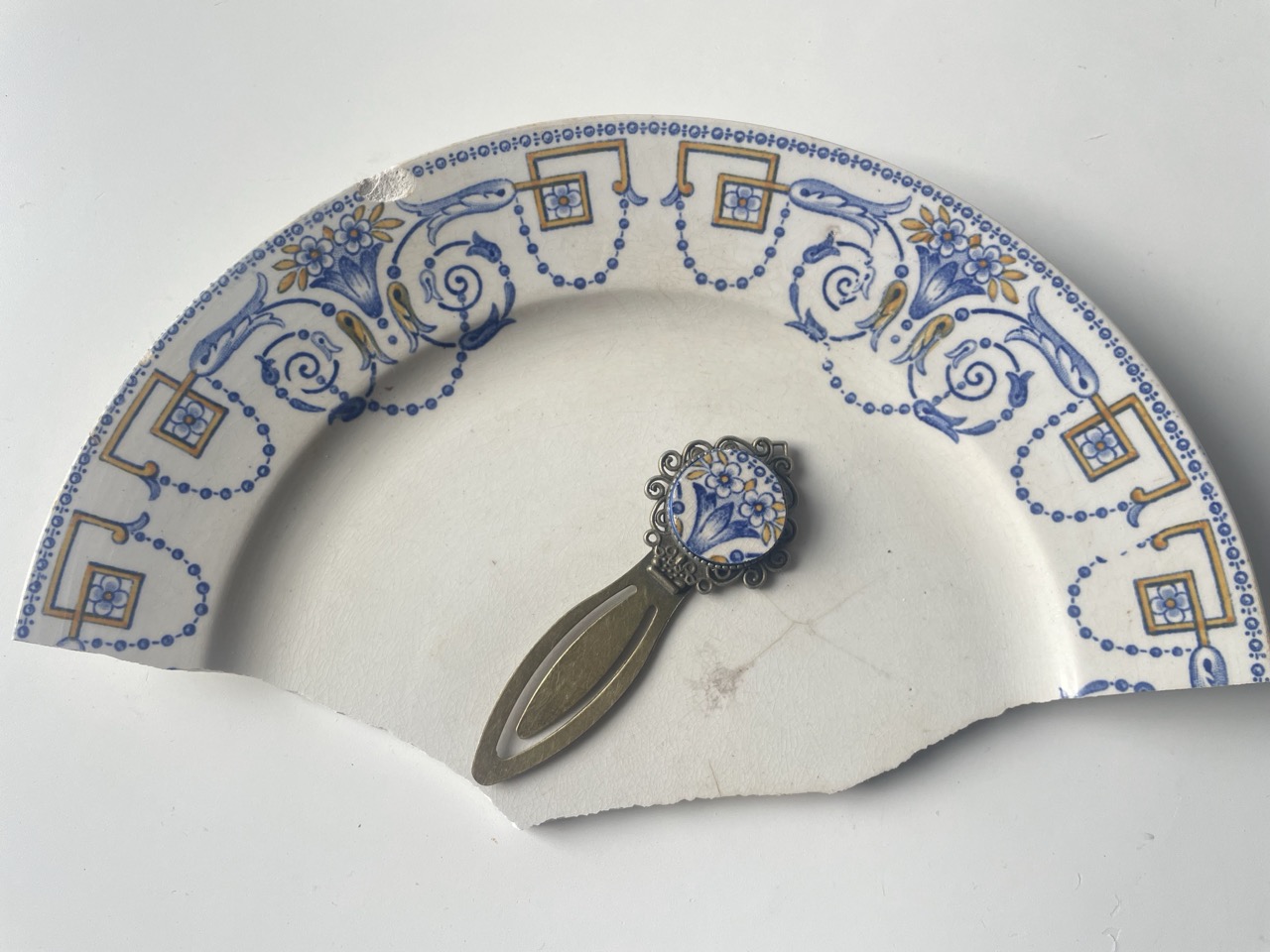 Marque page collection Marika, 1B2F en terre de fer réemployée