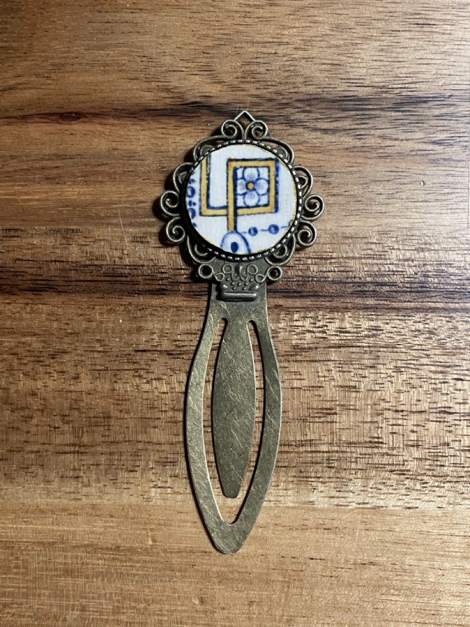 Marque page collection Marika, 1B2F en terre de fer réemployée