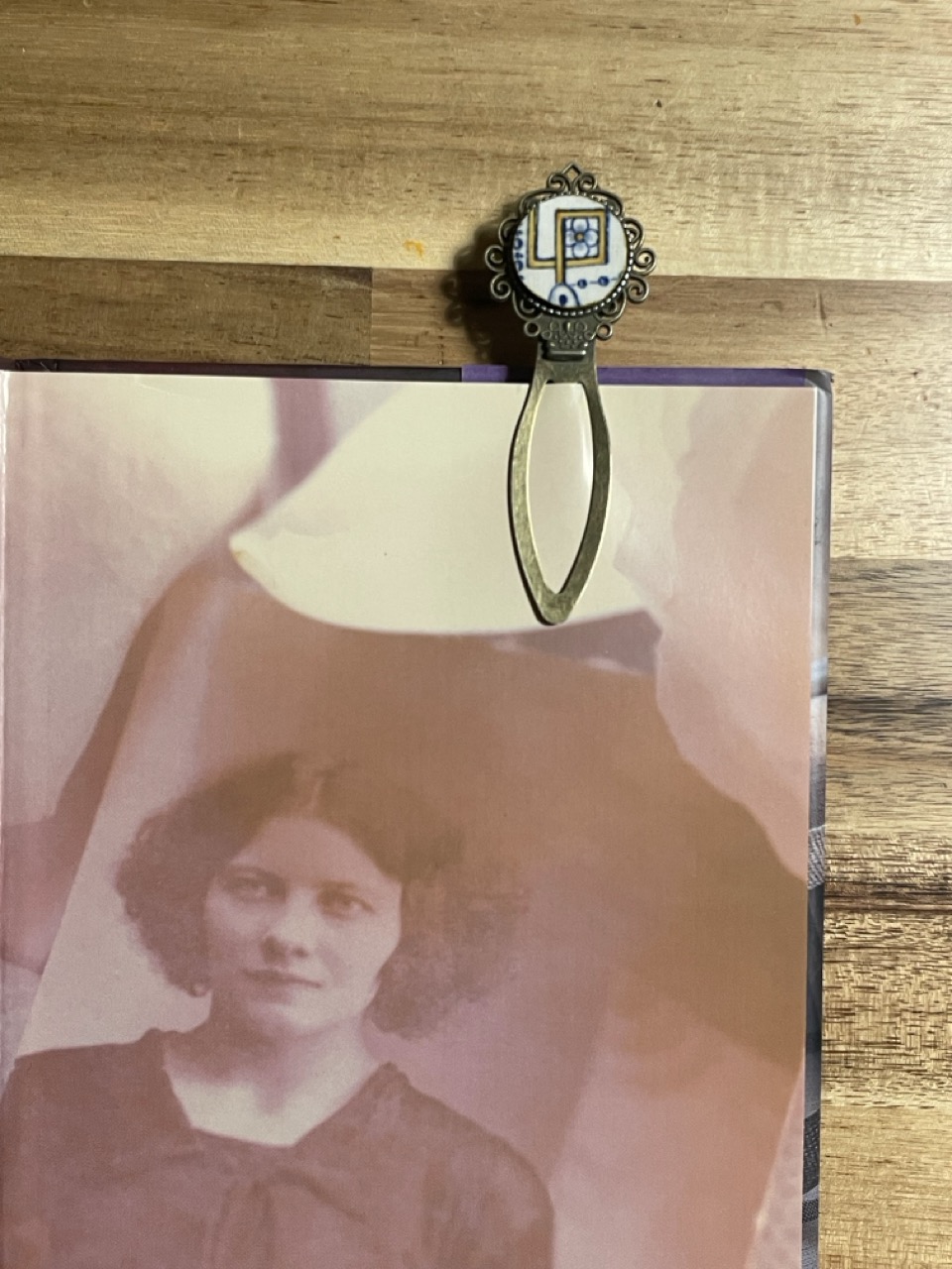 Marque page collection Marika, 1B2F en terre de fer réemployée