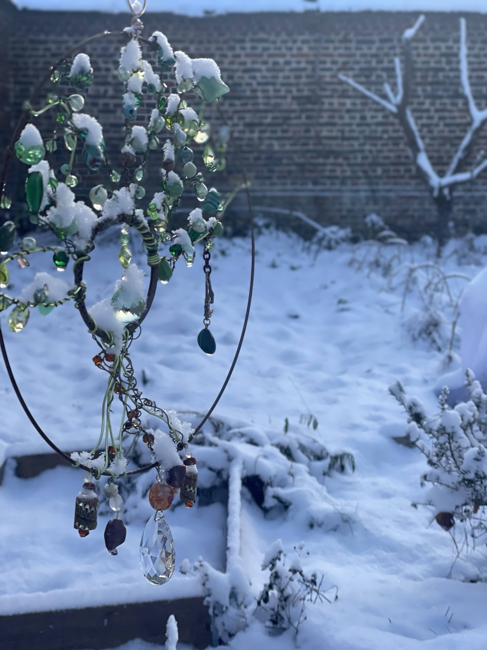 Mobile de jardin arbre de vie en perles de réemploi 1B2F