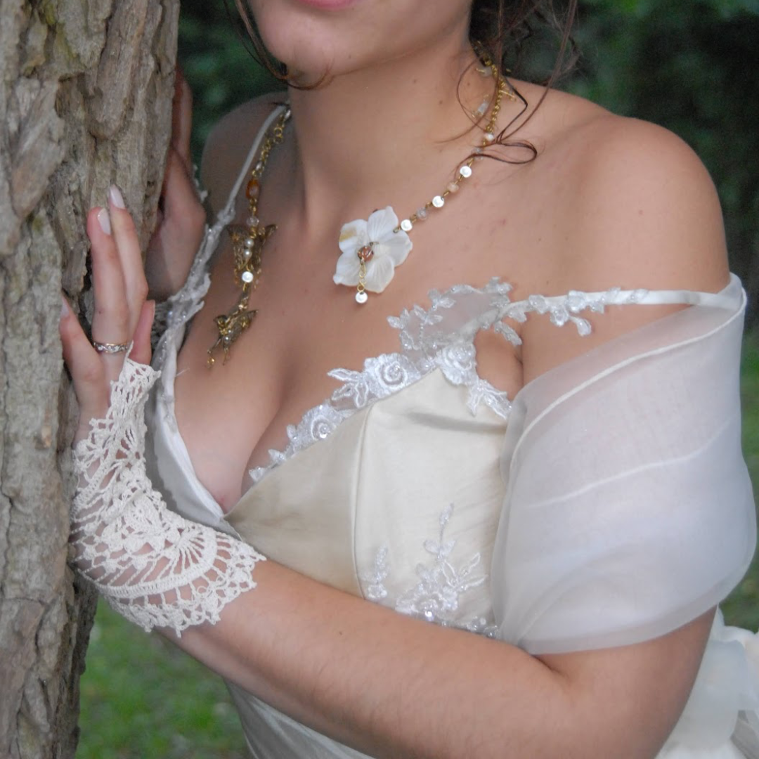 Parure de mariage en nacre, perles et pierres, papillons et fleur de tiaré - 1B2F