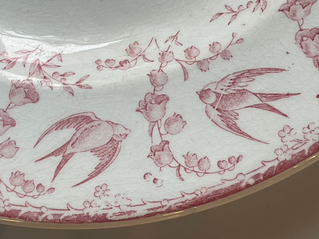 1B2F locations - Vaisselle ancienne vieux rose